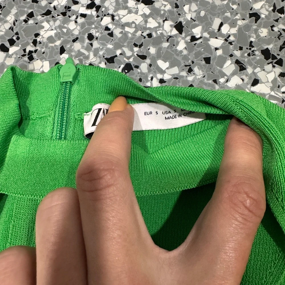 Zara bundle of 2 tops green beige tan